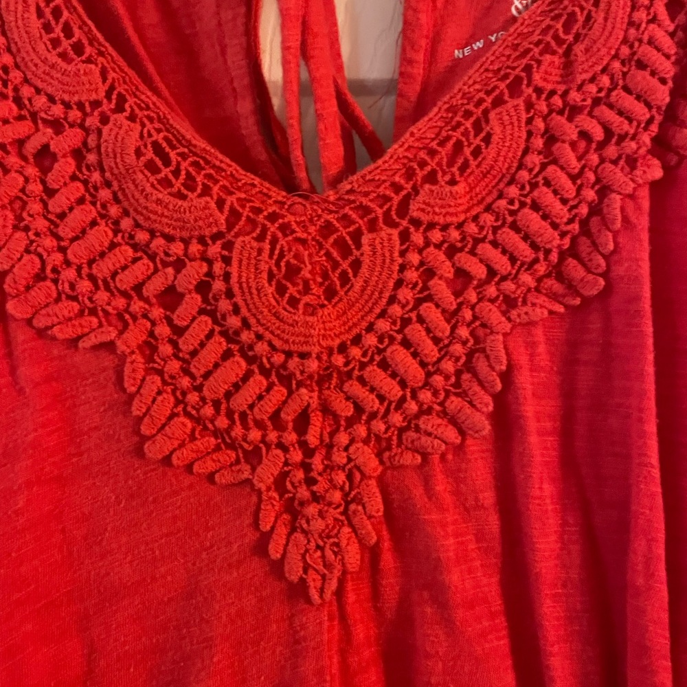 Red Top - Picture 2 of 4